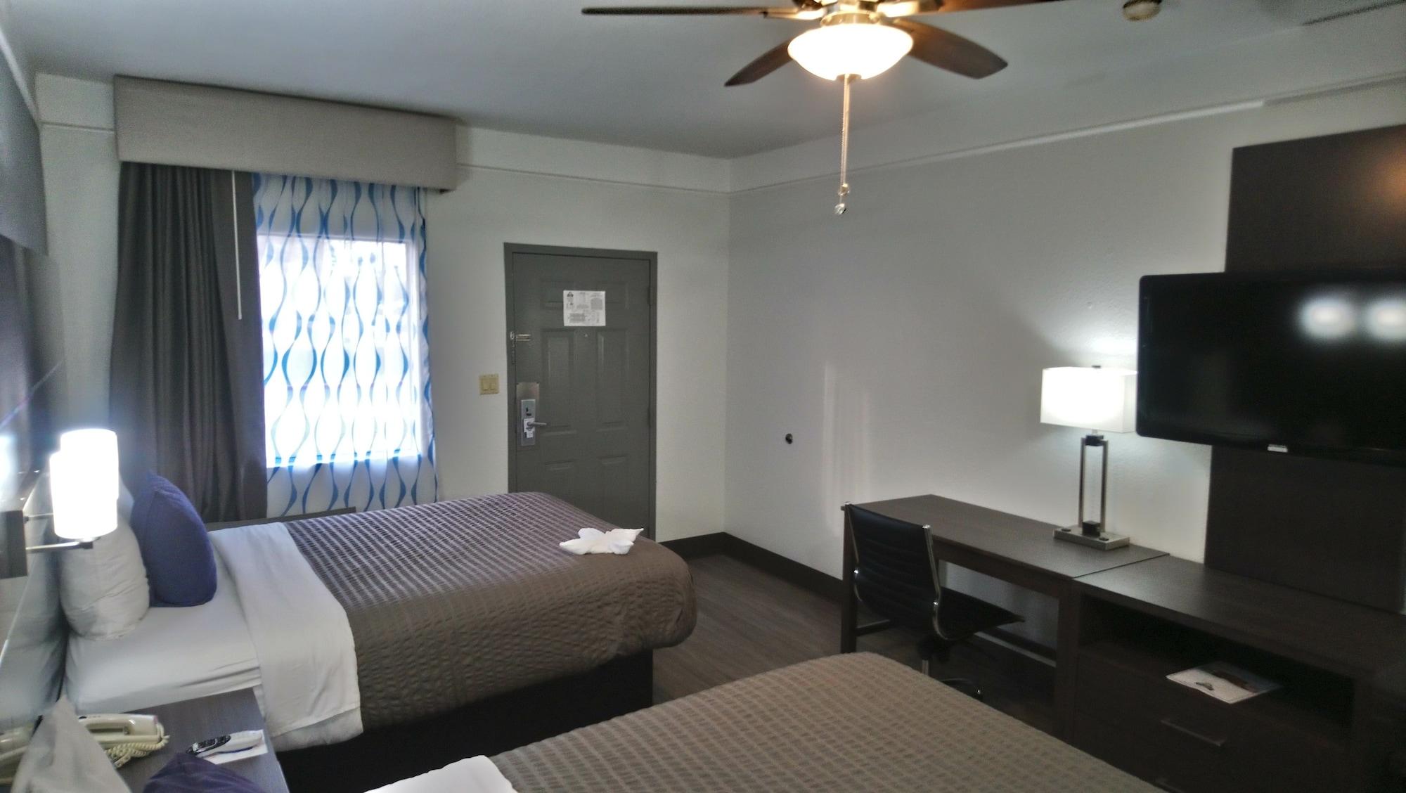 Days Inn & Suites By Wyndham Webster Nasa-Clearlake-Houston Exteriör bild