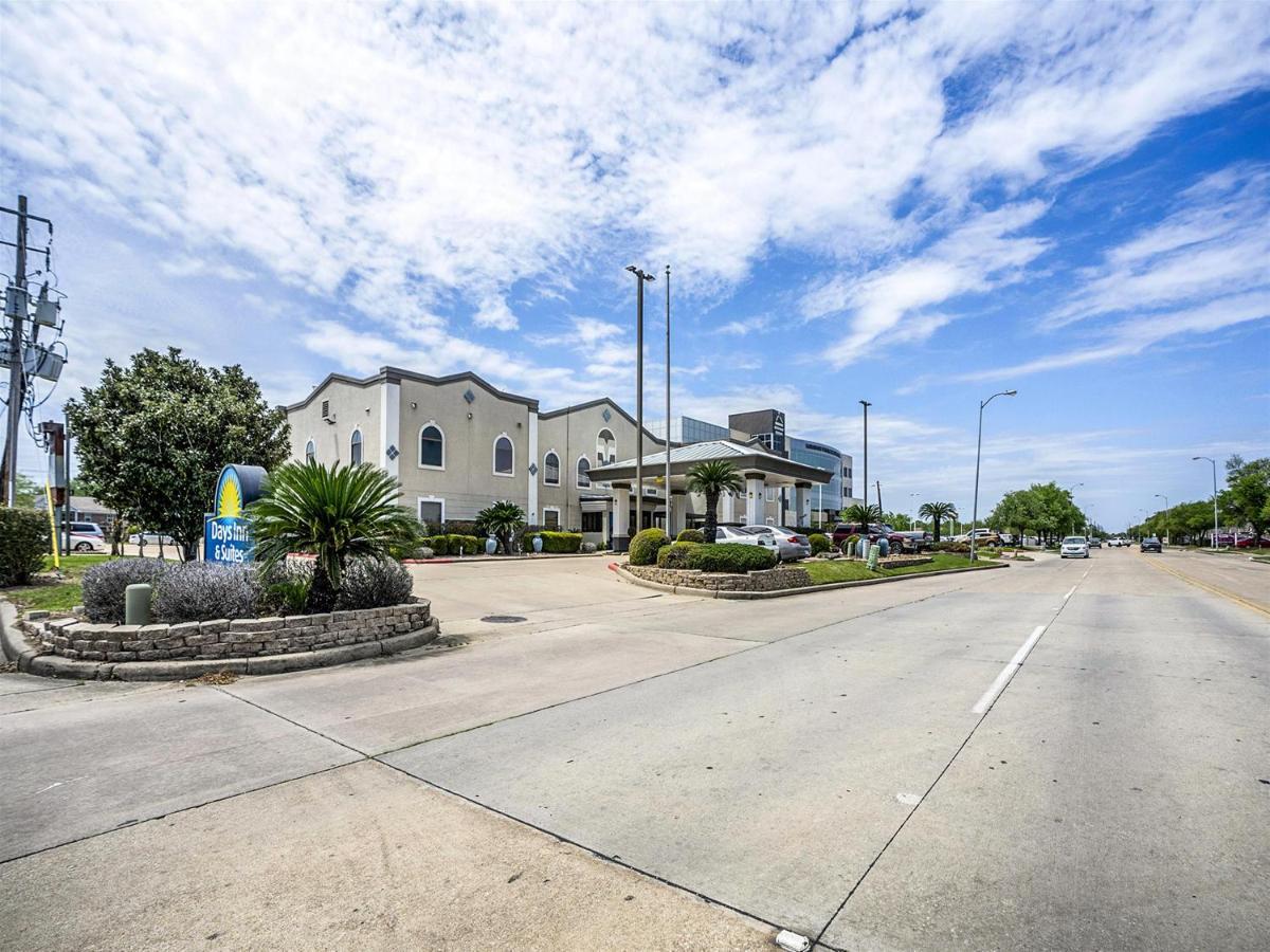 Days Inn & Suites By Wyndham Webster Nasa-Clearlake-Houston Exteriör bild