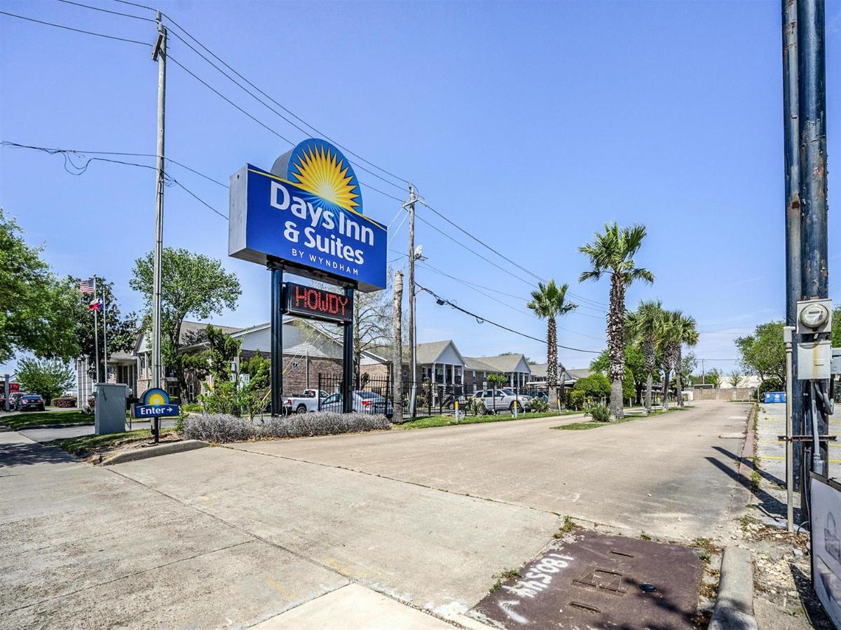 Days Inn & Suites By Wyndham Webster Nasa-Clearlake-Houston Exteriör bild