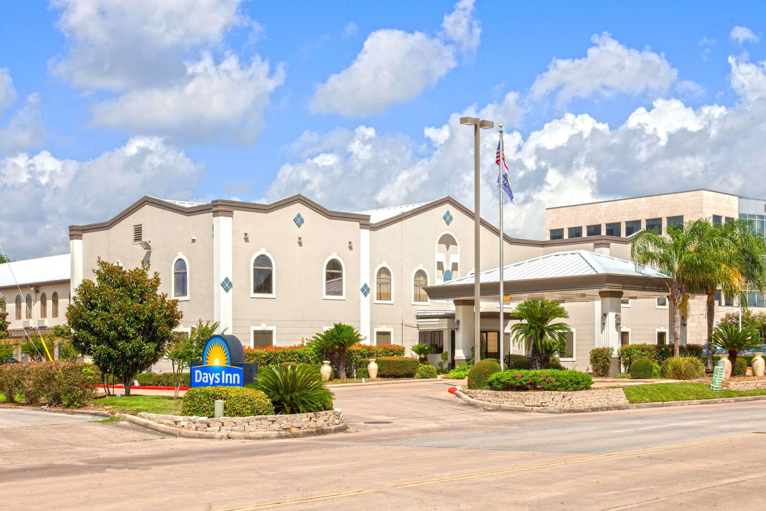 Days Inn & Suites By Wyndham Webster Nasa-Clearlake-Houston Exteriör bild