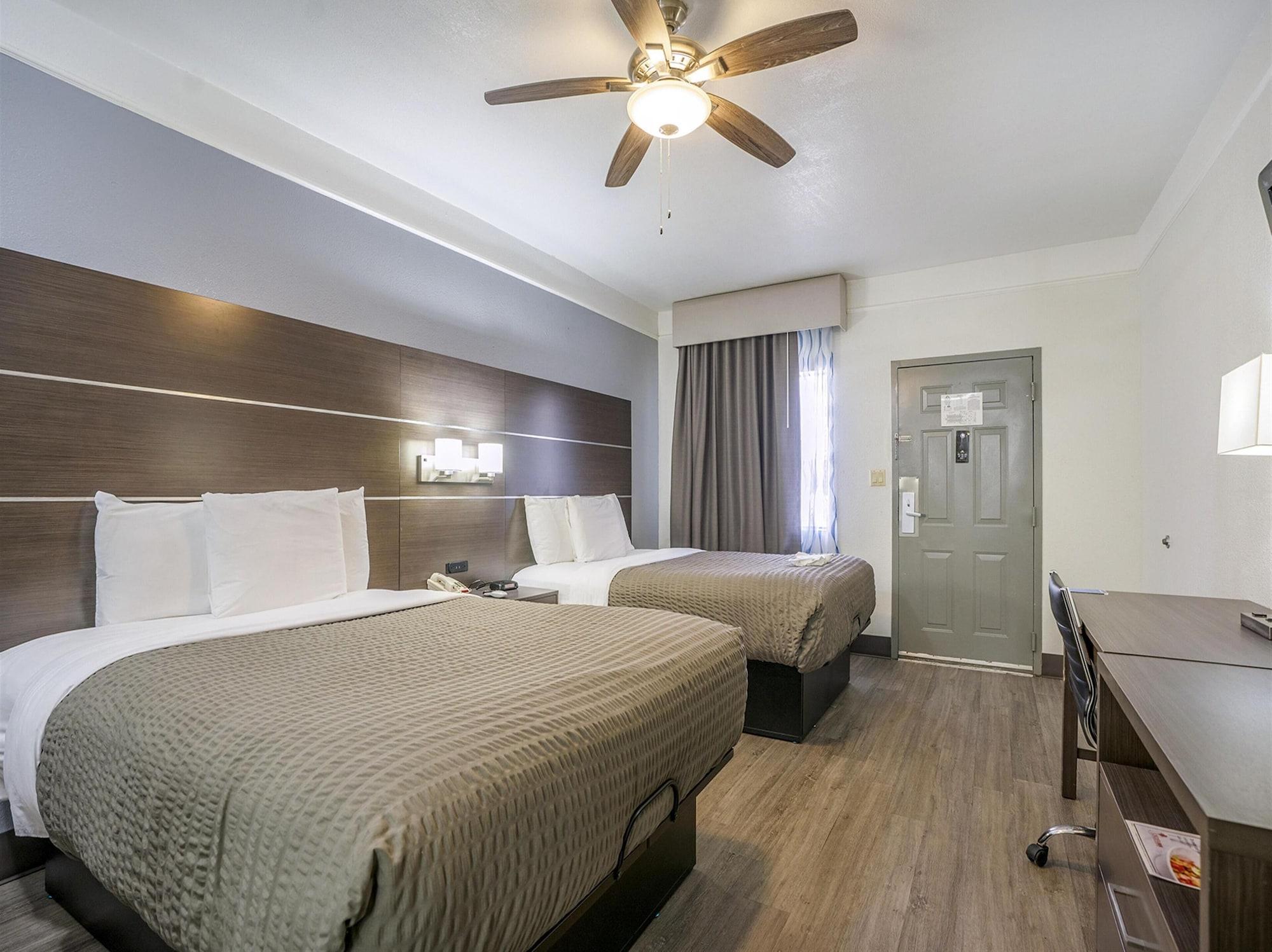 Days Inn & Suites By Wyndham Webster Nasa-Clearlake-Houston Exteriör bild