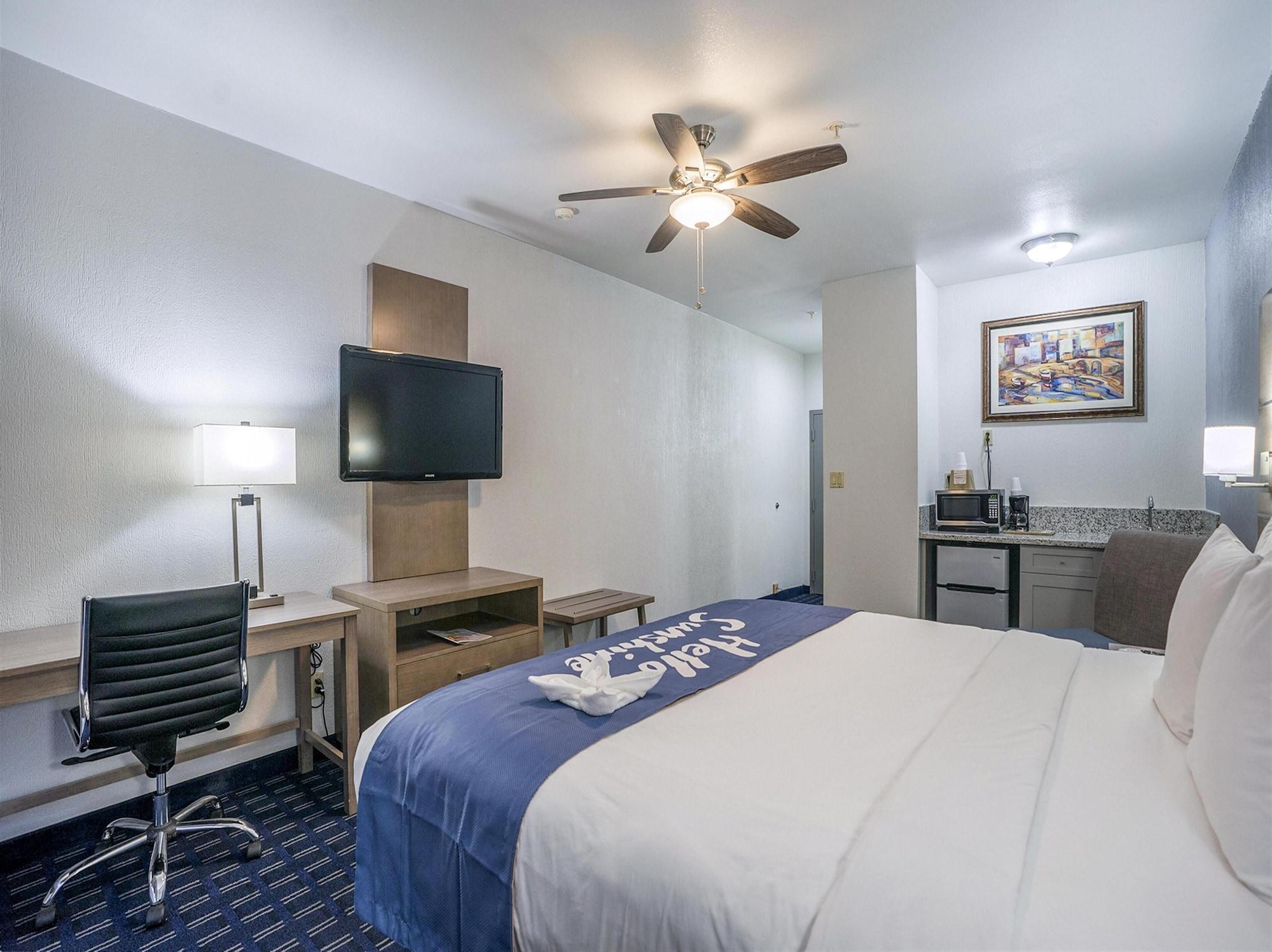 Days Inn & Suites By Wyndham Webster Nasa-Clearlake-Houston Exteriör bild