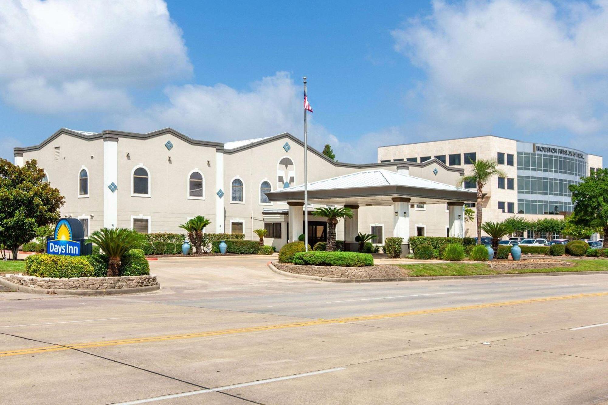 Days Inn & Suites By Wyndham Webster Nasa-Clearlake-Houston Exteriör bild